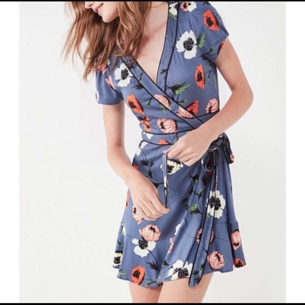 Urban outfitters kimchi wrap dress blue